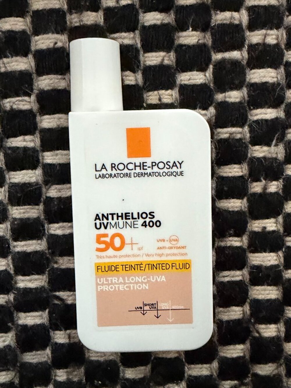 1x French Pharmacy - La Roche-Posay Anthelios UVmune 400 Tinted SPF 50+ - No Box